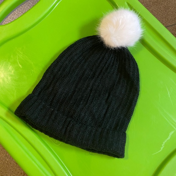 NWT ~ VS Winter Toboggan - Picture 2 of 3